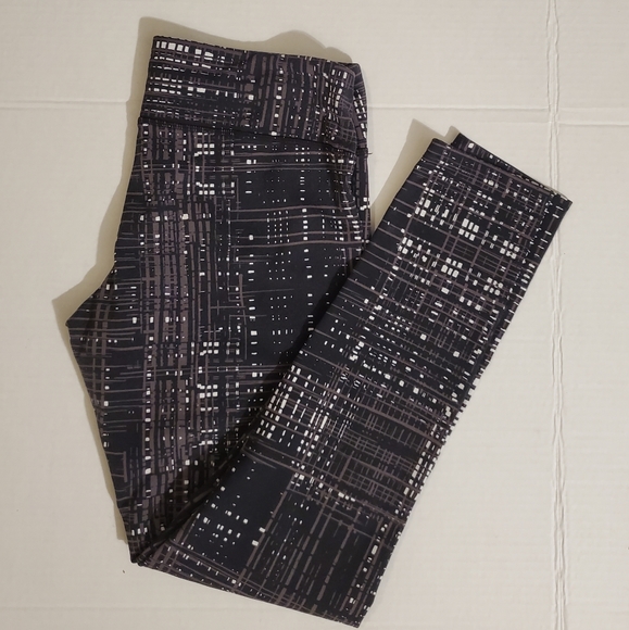 Tuff Athletics Black White Cropped Workout Pants M - Picture 6 of 9